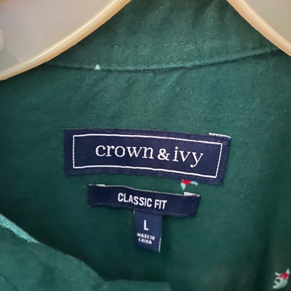 Crown & Ivy, classis fit, Men's Size L, Dark Green with polar bears - Picture 2 of 5
